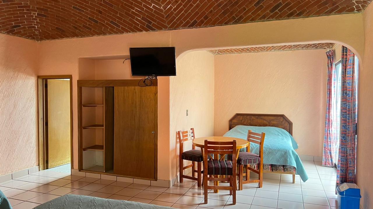 Habitación 6 personas con poza termal exterior